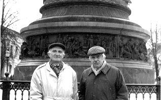 В.М. Котляков (слева) и автор статьи.