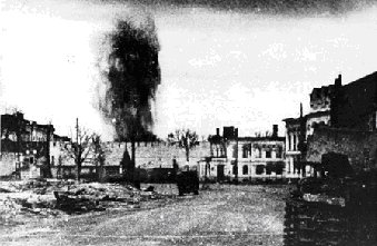 Взрывы разрушали Новгород. 1942 год.