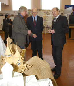 На фото (слева направо): Н.Н. Брус, А.М. Абрамов и А.Л. Гавриков.